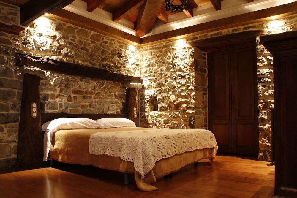Hotel Casona De El Castaniu Serrapio Esterno foto