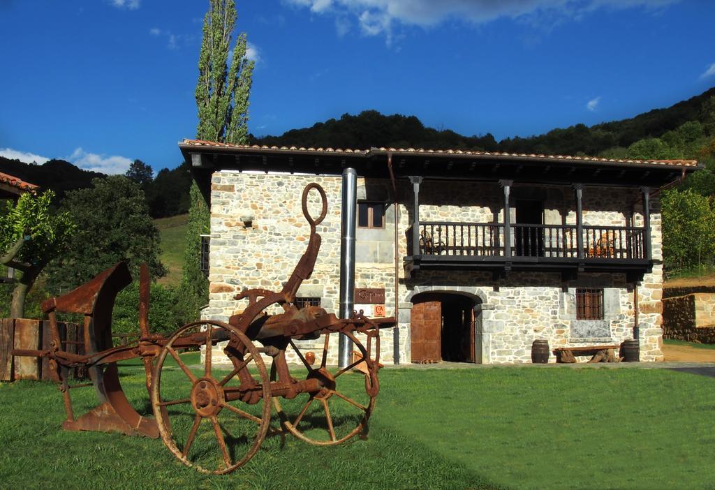 Hotel Casona De El Castaniu Serrapio Esterno foto
