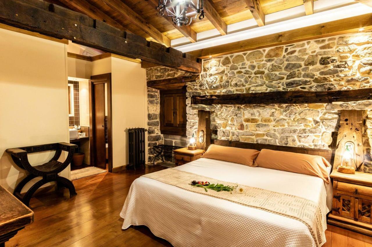 Hotel Casona De El Castaniu Serrapio Esterno foto