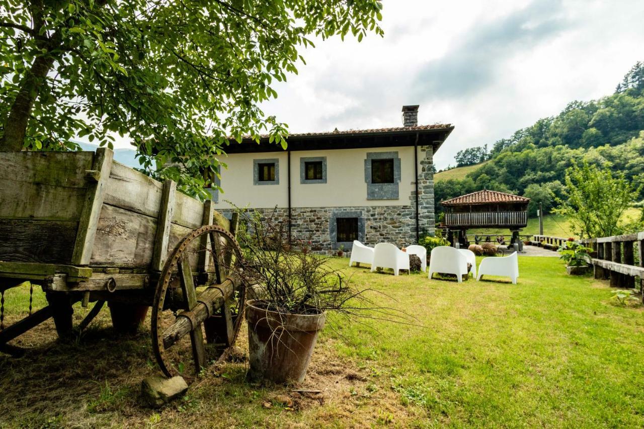Hotel Casona De El Castaniu Serrapio Esterno foto